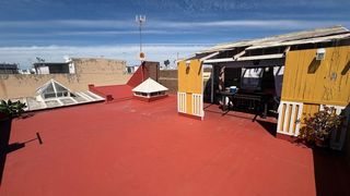 Casa adossada a La Banda - Campo de Fútbol. Casa unifamiliar independiente de 4 dormitorios y patio en huert