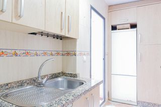 Pis a La Banda - Campo de Fútbol. Piso de 2 dormitorios y terraza de 35 m2 en la zona de c ancha