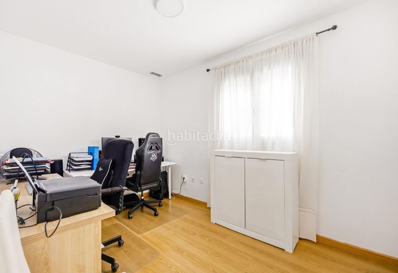 Foto 06712cdd-4249-44fe-b761-4cecb2802847. Pis amb aparcament piscina a La Banda - Campo de Fútbol Chiclana de la Frontera