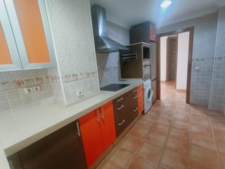 Flat in Núcleo urbano. Piso de 3 dormitorios en fuenteamarga