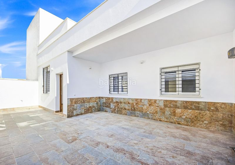 Foto 1fa659c8-bffe-4180-96ce-45b86e37d7d2. Casa adossada amb aparcament a La Banda - Campo de Fútbol Chiclana de la Frontera