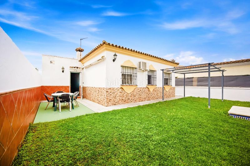 Foto ea0647fd-8960-4443-b7dd-1c8feba15387. Xalet amb aparcament piscina a Los Gallos Chiclana de la Frontera