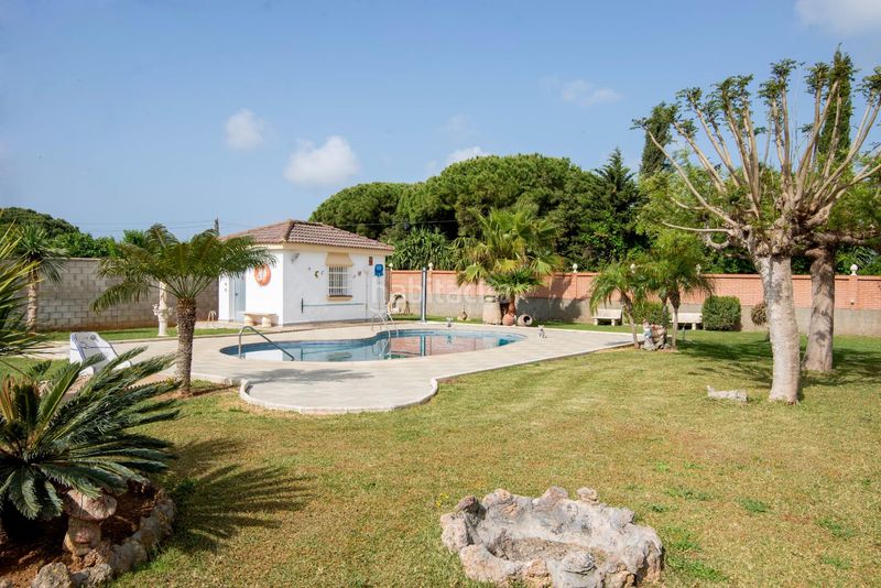 Foto 5aacf5bf-7550-406b-959a-9564bb085961. Xalet amb aparcament piscina a Las Lagunas - Campano Chiclana de la Frontera