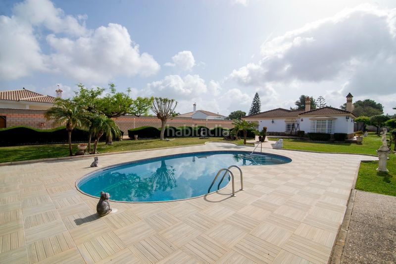 Foto 8a4bd9c1-9c60-4026-b10a-5b23d11398d5. Xalet amb aparcament piscina a Las Lagunas - Campano Chiclana de la Frontera