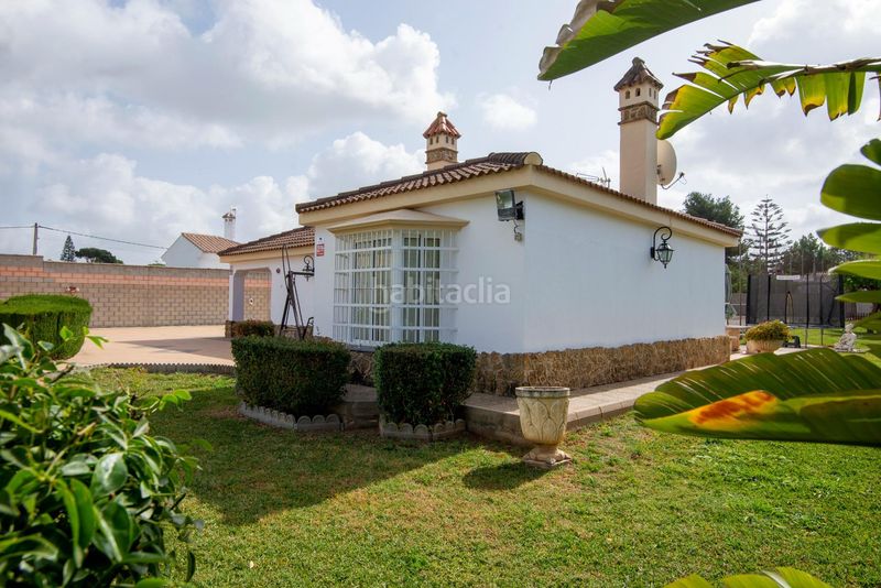 Foto 9b4663ff-bb52-4f2e-ba24-f5a097899027. Xalet amb aparcament piscina a Las Lagunas - Campano Chiclana de la Frontera