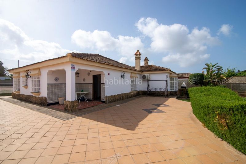 Foto a9a74b66-5b9c-4372-afff-2abfbe165b23. Xalet amb aparcament piscina a Las Lagunas - Campano Chiclana de la Frontera