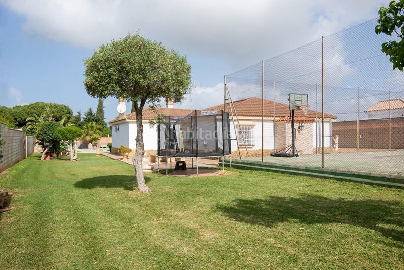 Foto bb647683-6628-4e97-98e2-0bf84d00babb. Xalet amb aparcament piscina a Las Lagunas - Campano Chiclana de la Frontera