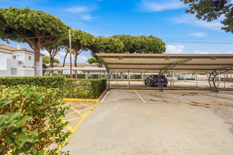 Foto ccacc29f-c771-4581-bdac-328688d604d3. Apartament amb aparcament a La Barrosa Chiclana de la Frontera