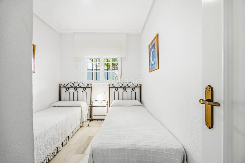 Foto d996d407-90bc-4c4a-81af-9603cf2a65b7. Apartament amb aparcament a La Barrosa Chiclana de la Frontera