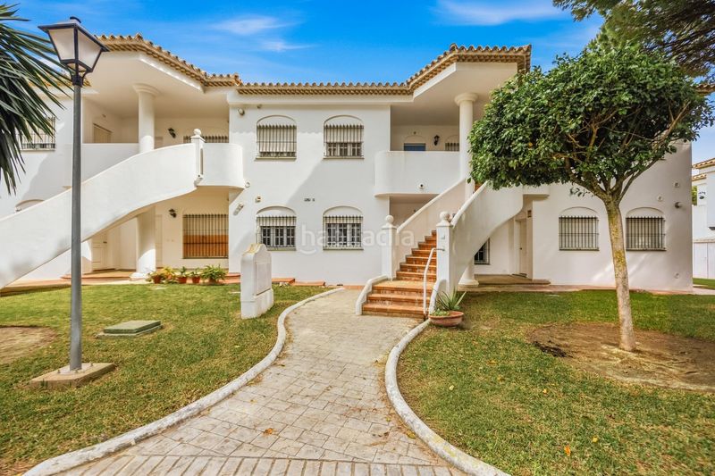 Foto e5252f0c-e267-4ab7-959b-cae3ab247603. Apartament amb aparcament a La Barrosa Chiclana de la Frontera
