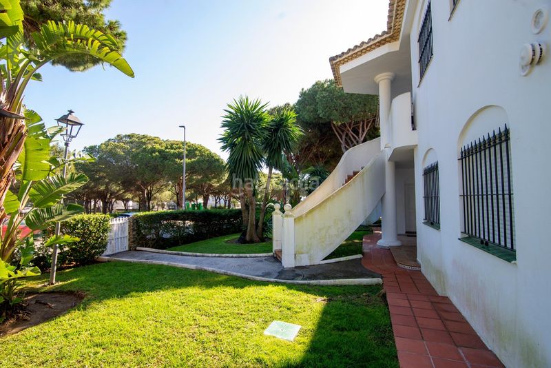 Foto f15480af-607c-4bb4-ba24-6ecbe17db214. Apartament amb aparcament a La Barrosa Chiclana de la Frontera