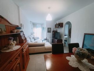 Appartamento in Núcleo urbano. Piso de 2 dormitorios y plaza de garaje en avda. reyes católicos