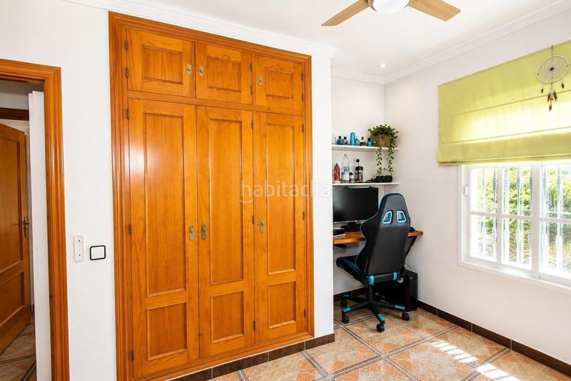 Foto 00d44640-8e25-4349-a553-5cb87d4a5d76. Casa adossada amb aparcament a Núcleo urbano Chiclana de la Frontera