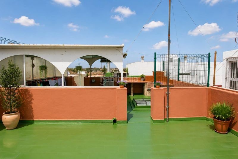 Foto 2d4fe898-f590-44de-8569-ba820a5f4308. Casa adossada amb aparcament a Núcleo urbano Chiclana de la Frontera
