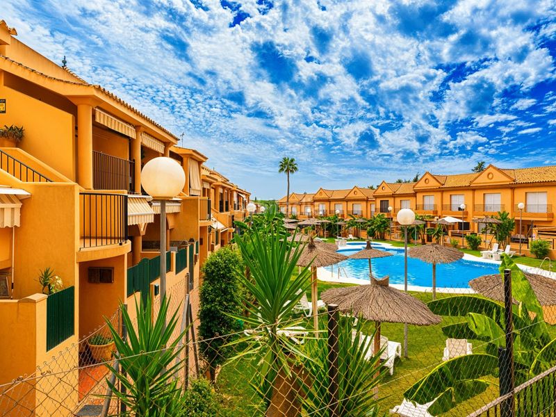 Foto 1b56a7ec-711e-4d07-9026-6d2d6c439c86. Apartament amb aparcament piscina a La Barrosa Chiclana de la Frontera