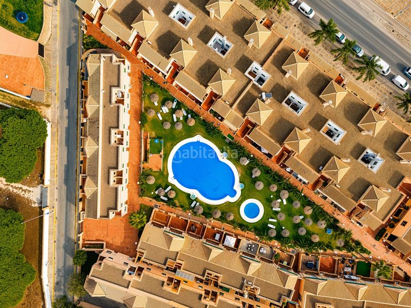 Foto 2ae84b42-b664-4505-801c-7d1c279e54d1. Apartament amb aparcament piscina a La Barrosa Chiclana de la Frontera
