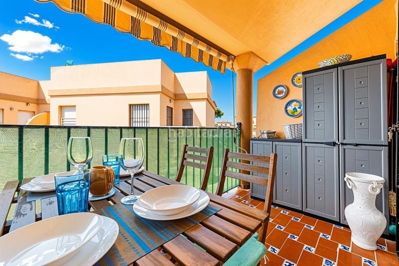 Foto 5d317e34-e7b3-4876-a492-fdc9ffdf9e29. Apartament amb aparcament piscina a La Barrosa Chiclana de la Frontera