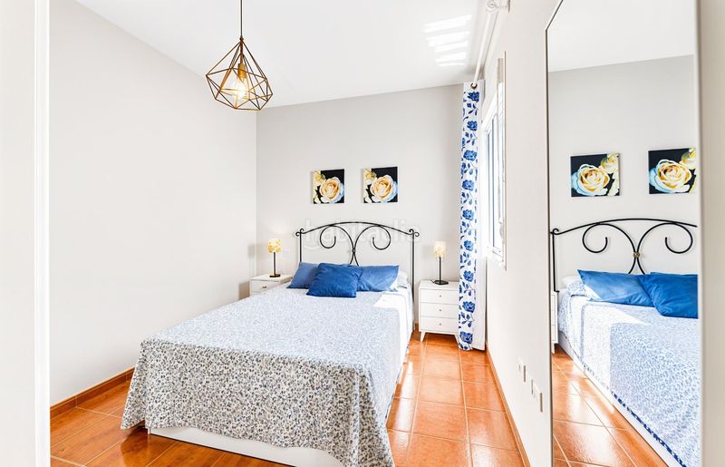Foto a805f8e8-86d7-4723-a814-116378b2fd37. Apartament amb aparcament piscina a La Barrosa Chiclana de la Frontera