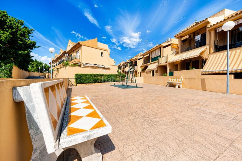 Foto afb48ffa-ba7c-42b7-ac5c-f747ef9309df. Apartament amb aparcament piscina a La Barrosa Chiclana de la Frontera