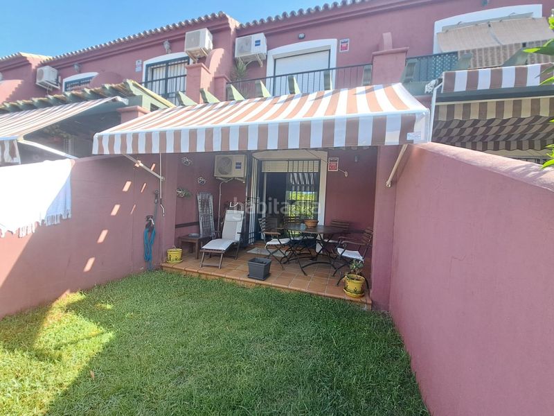 Foto 1216b22a-84d9-4b1b-8df3-a008591d10a4. Casa adossada amb calefacció aparcament piscina a Chiclana de la Frontera