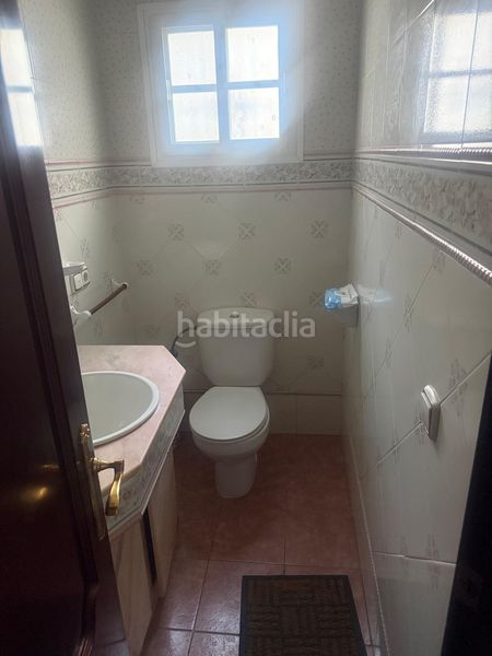 Foto b7ae5412-1d94-4a76-992c-b477edbab3dc. Casa adossada amb calefacció a Núcleo urbano Chiclana de la Frontera