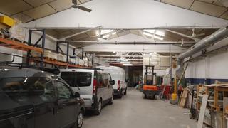 Nau industrial a Gràcia. Nau industrialzona hermèticasabadell