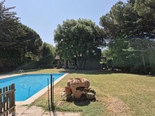 Casa  Carrer de pascal. Torre 400 m2 con parcela totalmente plana de 2.700 m2 en matadep