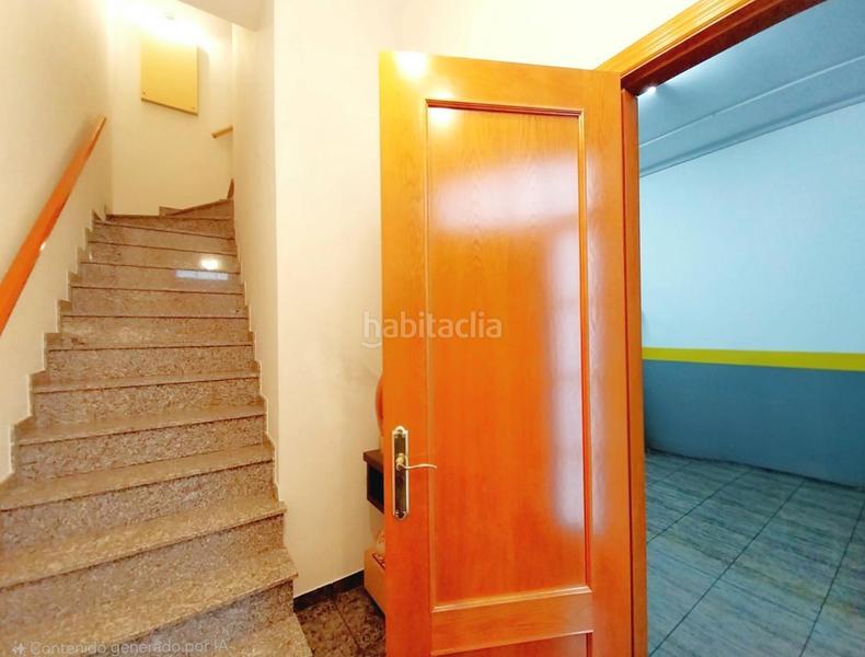 Foto 113e81bc-bb75-4aa1-ad7e-5630f6309f07. Casa magnifica casa unifamiliar de 230 m2 con 3 hab dobles y gran estudio 55 m2 en Terrassa