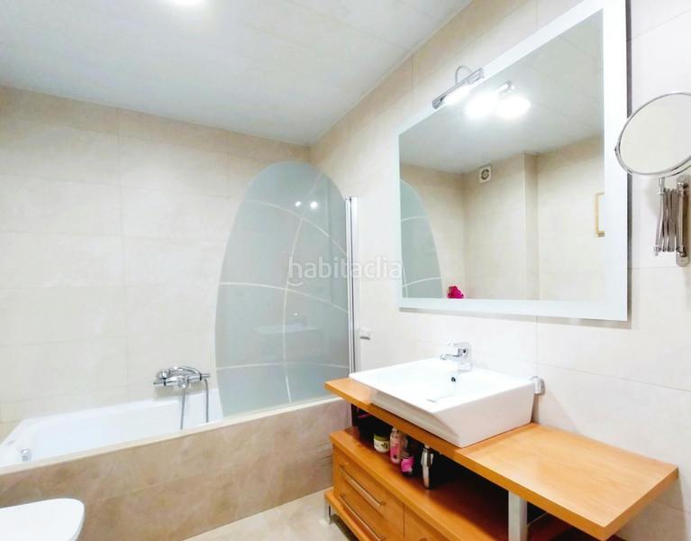 Foto 1ec89e76-c5e5-4fdf-8897-110754b5c1d1. Casa magnifica casa unifamiliar de 230 m2 con 3 hab dobles y gran estudio 55 m2 en Terrassa