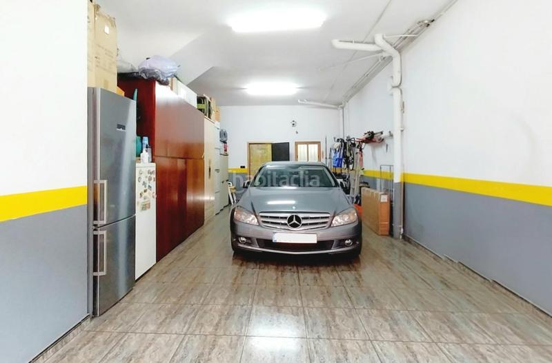 Foto 3c83803c-460e-4b40-9f93-953f1d0c95e5. Casa magnifica casa unifamiliar de 230 m2 con 3 hab dobles y gran estudio 55 m2 en Terrassa