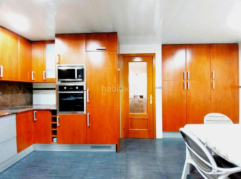 Foto 46990328-70b7-45c3-8b0b-459849840b42. Casa magnifica casa unifamiliar de 230 m2 con 3 hab dobles y gran estudio 55 m2 en Terrassa