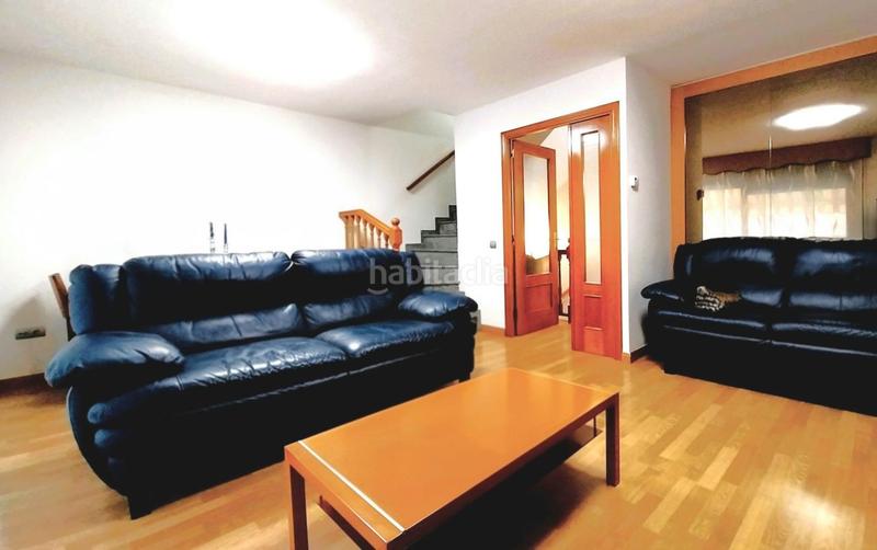 Foto 52f9a3d7-6cca-49ef-a516-1b7eb3945b7b. Casa magnifica casa unifamiliar de 230 m2 con 3 hab dobles y gran estudio 55 m2 en Terrassa