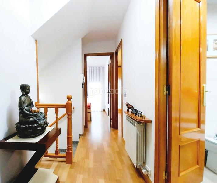 Foto 57aa22fe-9d86-4fcc-a035-c7a3488062b2. Casa magnifica casa unifamiliar de 230 m2 con 3 hab dobles y gran estudio 55 m2 en Terrassa