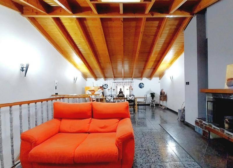 Foto 65e8b96f-39b9-479a-b098-0803cc65f1d0. Casa magnifica casa unifamiliar de 230 m2 con 3 hab dobles y gran estudio 55 m2 en Terrassa