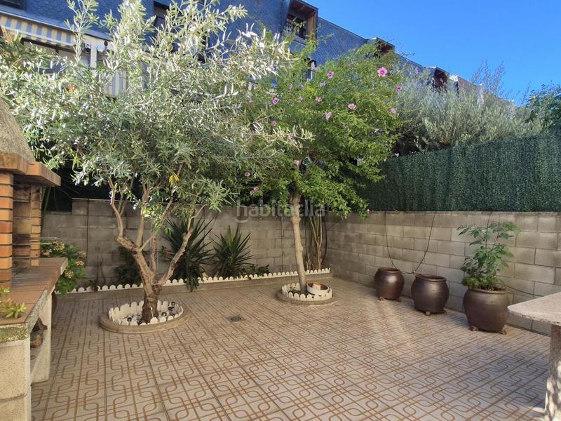 Foto d5ed3205-54a1-4c80-b46c-c723f3bee3bc. Casa magnifica casa unifamiliar de 230 m2 con 3 hab dobles y gran estudio 55 m2 en Terrassa