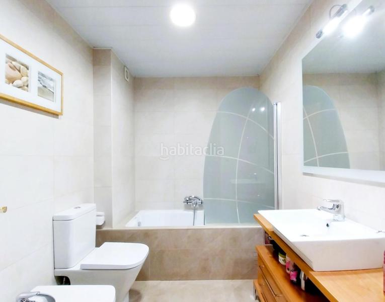 Foto fecadf99-13ac-434c-9ddc-a3230c411617. Casa magnifica casa unifamiliar de 230 m2 con 3 hab dobles y gran estudio 55 m2 en Terrassa