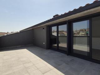 Duplex  Carrer transversal. Duplex invertit obra nova a pere parres carrer transversal