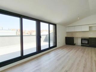 Dúplex  Carrer transversal. Duplex invertit obra nova a pere parres carrer transversal