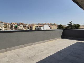 Duplex  Carrer transversal. Dúplex invertit obra nova a pere parres carrer transversal
