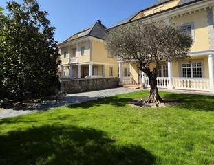 Haus  Carrer simone de beauvoir. Magnifica casa de 490 m2 a castellarnau