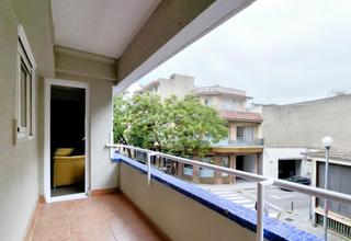 Flat  Carrer de faraday. Cantoner de 115 m2 i 4 hab al carrer faraday a 100 metres de la