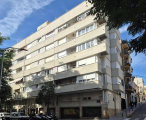 Piso  Carrer de faraday. Gran pis cantoner de 115 m2 amb 4 hab i 2 banys al carrer farada