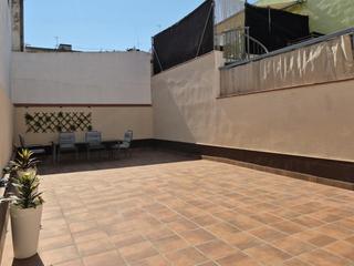 Rez-de-chaussée  Carrer girona. Planta baja seminueva de 3 hab con patio de 60 m2  en rambla fra