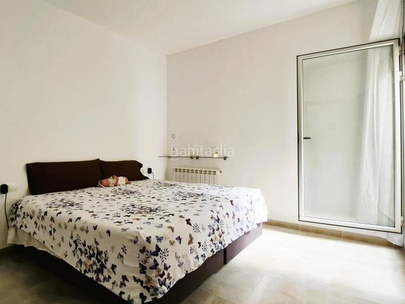 Foto 05b581b9-b7e6-43d1-bef6-b1ab29d4422c. Planta baja  seminueva de 3 hab con patio de 60 m2 sur en rambla francesc macia en Terrassa