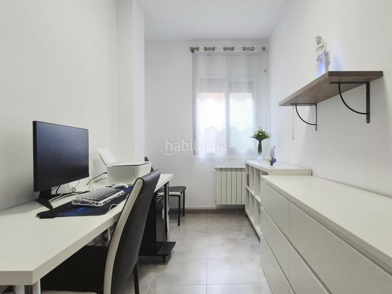 Foto 0dd2ee5a-851b-433d-a8ff-d5d4c43e7268. Planta baja  seminueva de 3 hab con patio de 60 m2 sur en rambla francesc macia en Terrassa