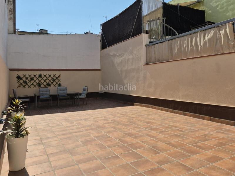 Foto 11b89c26-e22b-4251-96ce-bd87d2b1ed8c. Planta baja  seminueva de 3 hab con patio de 60 m2 sur en rambla francesc macia en Terrassa