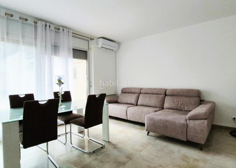 Foto 2059b713-158e-4134-89b1-6696a2568acd. Planta baja  seminueva de 3 hab con patio de 60 m2 sur en rambla francesc macia en Terrassa