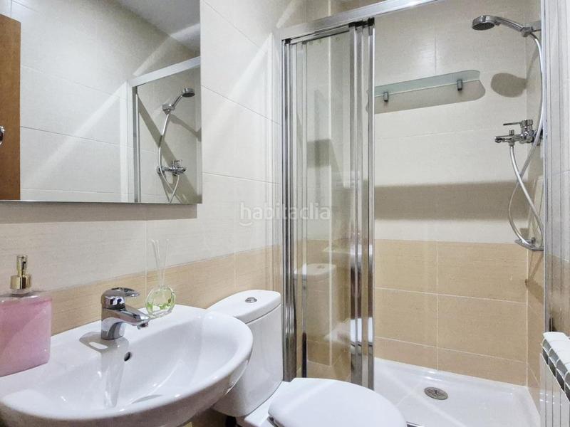 Foto 4ebf32fe-ab22-4d73-9b72-53201ffa9a4f. Planta baja  seminueva de 3 hab con patio de 60 m2 sur en rambla francesc macia en Terrassa