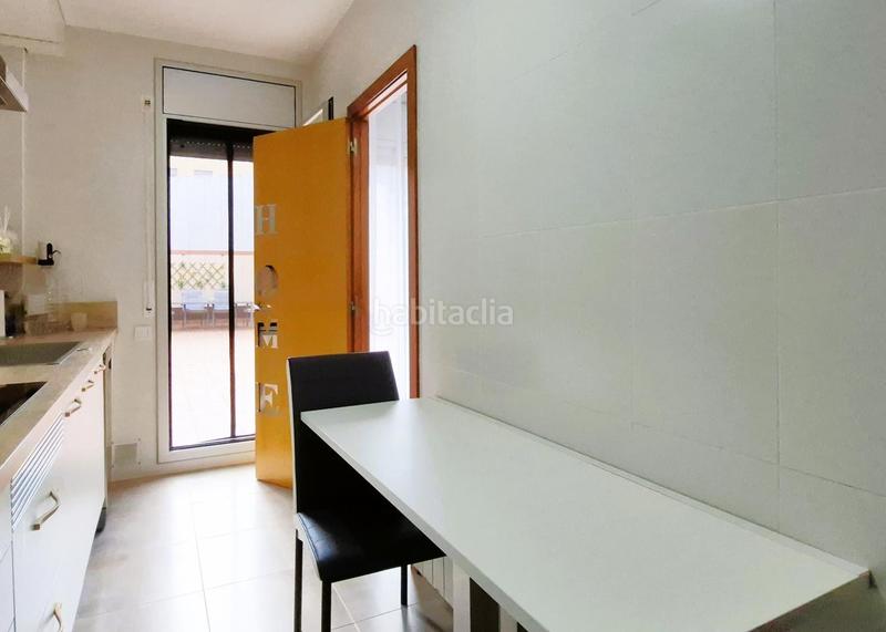 Foto 797e24fe-0b26-4759-92c3-04e55f22329f. Planta baja  seminueva de 3 hab con patio de 60 m2 sur en rambla francesc macia en Terrassa