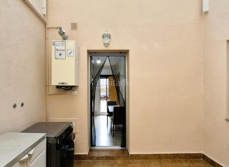 Foto ee860d81-5f32-4657-bf89-263a8507947d. Planta baja  seminueva de 3 hab con patio de 60 m2 sur en rambla francesc macia en Terrassa